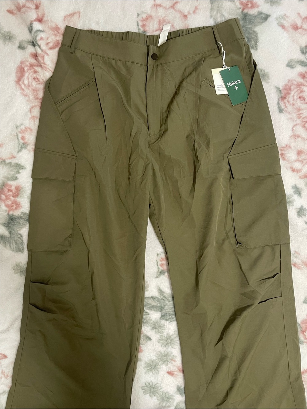 HALARA Olive Green Cargo Pants with Utility Pockets- very light weight